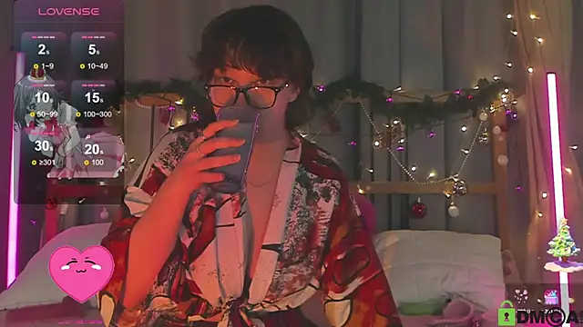 Snapshot of dreamgirllovee chatting on 01-03-25, 01:38 dreamgirllovee online show from 01-03-25, 01:38