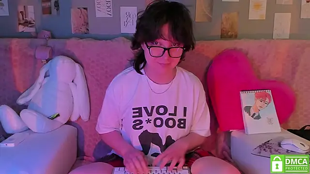 Snapshot of dreamgirllovee chatting on 02-08-25, 07:48 dreamgirllovee online show from 02-08-25, 07:48