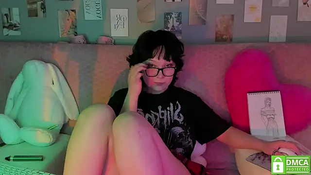 Snapshot of dreamgirllovee chatting on 03-05-25, 06:01 dreamgirllovee online show from 03-05-25, 06:01