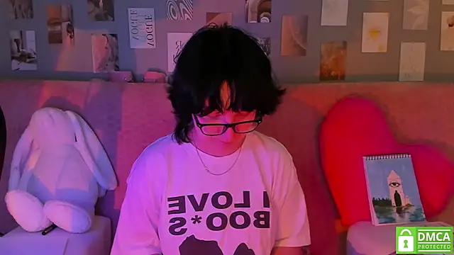 Snapshot of dreamgirllovee chatting on 03-21-25, 06:05 dreamgirllovee online show from 03-21-25, 06:05