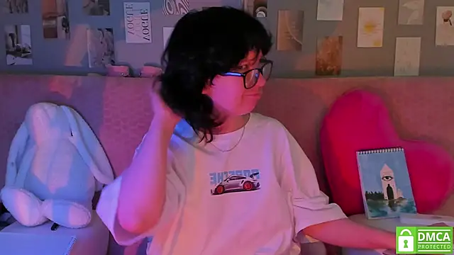 Snapshot of dreamgirllovee chatting on 03-22-25, 07:15 dreamgirllovee online show from 03-22-25, 07:15