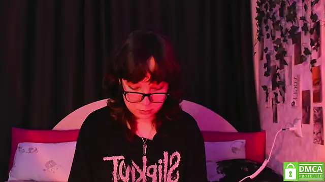 Snapshot of dreamgirllovee chatting on 09-23-25, 02:36 dreamgirllovee online show from 09-23-25, 02:36