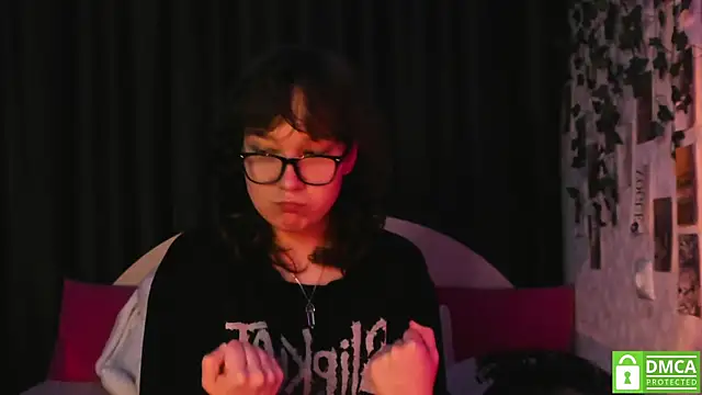 Snapshot of dreamgirllovee chatting on 09-24-25, 09:07 dreamgirllovee online show from 09-24-25, 09:07