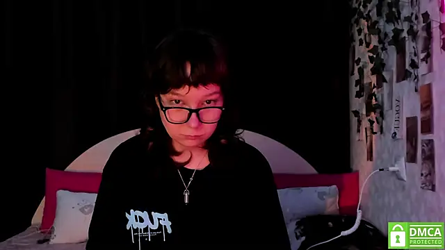 Snapshot of dreamgirllovee chatting on 09-27-25, 03:33 dreamgirllovee online show from 09-27-25, 03:33