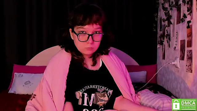 Snapshot of dreamgirllovee chatting on 10-11-25, 02:44 dreamgirllovee online show from 10-11-25, 02:44