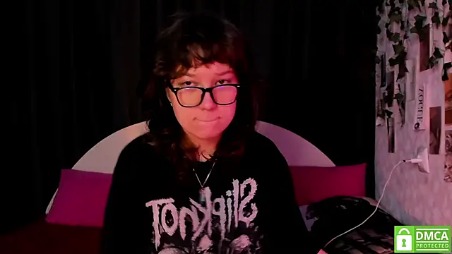 Snapshot of dreamgirllovee chatting on 10-12-25, 09:03 dreamgirllovee online show from 10-12-25, 09:03