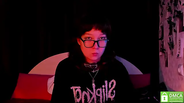 Snapshot of dreamgirllovee chatting on 10-30-25, 01:29 dreamgirllovee online show from 10-30-25, 01:29