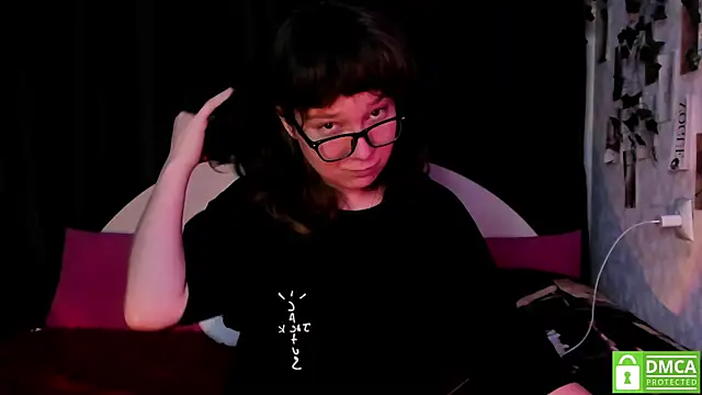 Snapshot of dreamgirllovee chatting on 11-01-25, 01:29 dreamgirllovee online show from 11-01-25, 01:29