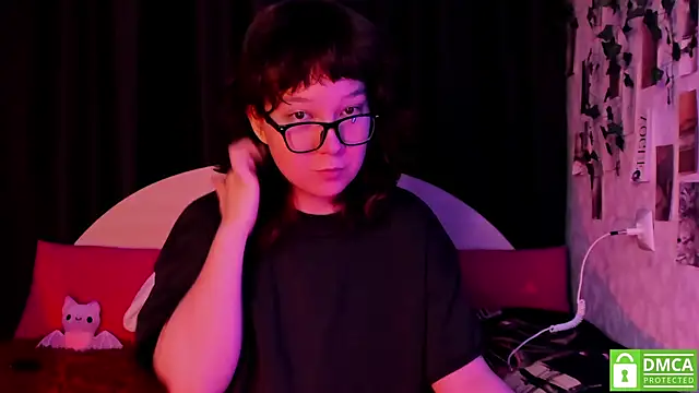 Snapshot of dreamgirllovee chatting on 11-06-25, 02:34 dreamgirllovee online show from 11-06-25, 02:34