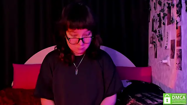 Snapshot of dreamgirllovee chatting on 11-06-25, 11:48 dreamgirllovee online show from 11-06-25, 11:48