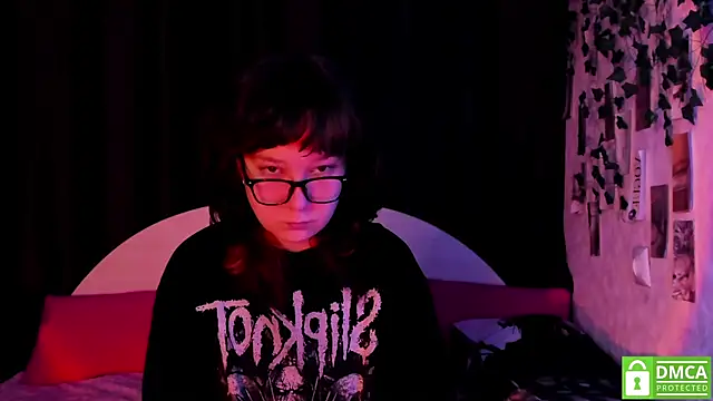 Snapshot of dreamgirllovee chatting on 11-13-25, 10:30 dreamgirllovee online show from 11-13-25, 10:30