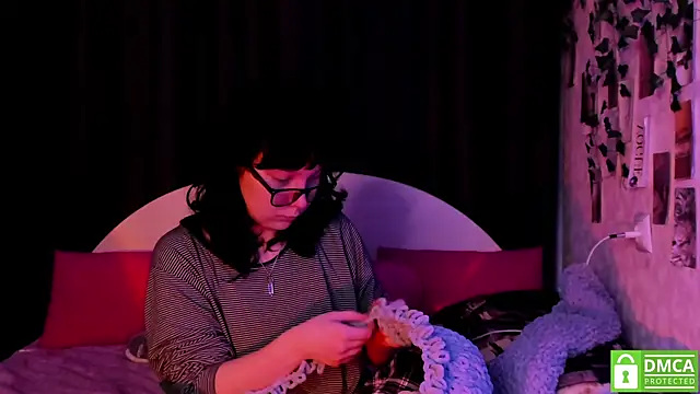 Snapshot of dreamgirllovee chatting on 12-02-25, 11:23 dreamgirllovee online show from 12-02-25, 11:23