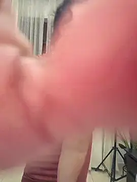 Snapshot of viollett_28 chatting on 05-15-26, 12:28 viollett 28 online show from 05-15-26, 12:28