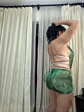 Snapshot of viollett_28 chatting on 05-31-26, 11:28 viollett 28 online show from 05-31-26, 11:28