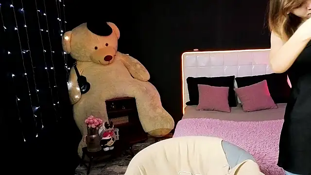 LitaBrom online show from 11-27-25, 02:57