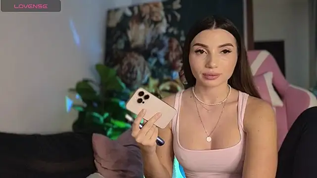 ReyaSophia online show from 02-17-26, 10:49