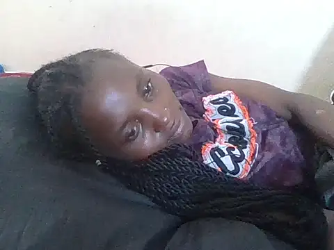 SexyNeedle22 online show from 12-17-25, 08:20