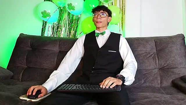 Snapshot of Daviid_laidd chatting on 03-17-25, 08:40 Daviid laidd online show from 03-17-25, 08:40