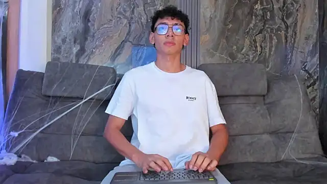 Snapshot of Daviid_laidd chatting on 10-24-25, 09:22 Daviid laidd online show from 10-24-25, 09:22