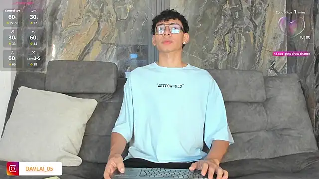 Snapshot of Daviid_laidd chatting on 11-06-25, 09:37 Daviid laidd online show from 11-06-25, 09:37