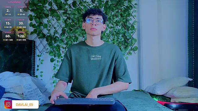 Snapshot of Daviid_laidd chatting on 11-11-25, 07:58 Daviid laidd online show from 11-11-25, 07:58