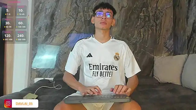 Snapshot of Daviid_laidd chatting on 11-18-25, 08:57 Daviid laidd online show from 11-18-25, 08:57