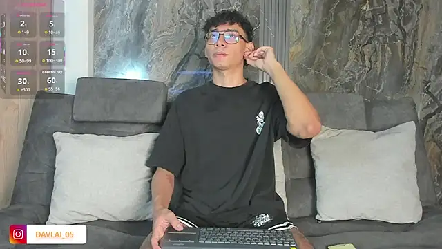 Snapshot of Daviid_laidd chatting on 11-24-25, 10:31 Daviid laidd online show from 11-24-25, 10:31