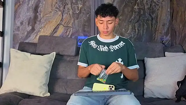 Daviid laidd online show from 04-25-26, 08:28