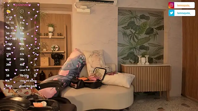 Snapshot of IamNayuta chatting on 07-12-26, 10:45 IamNayuta online show from 07-12-26, 10:45