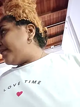 ELLA KELLY online show from 04-27-26, 11:30