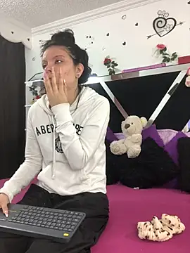 1lovelygirls online show from 10-31-25, 12:17