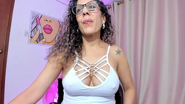 Snapshot of StarMilf chatting on 07-18-26, 12:42 StarMilf online show from 07-18-26, 12:42