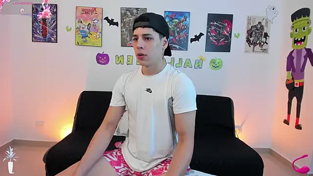 jonathanjoestar  online show from 11-03-25, 09:59