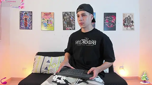 jonathanjoestar  online show from 12-21-25, 11:50