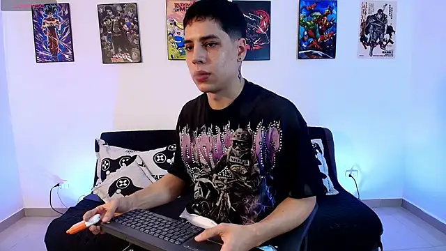 jonathanjoestar  online show from 04-26-26, 09:23