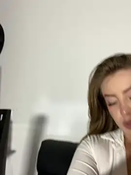 cheryl cc online show from 04-26-26, 09:40