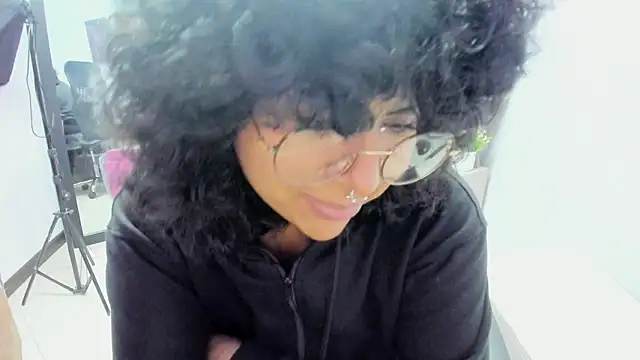 kuromi69 online show from 12-17-25, 03:56