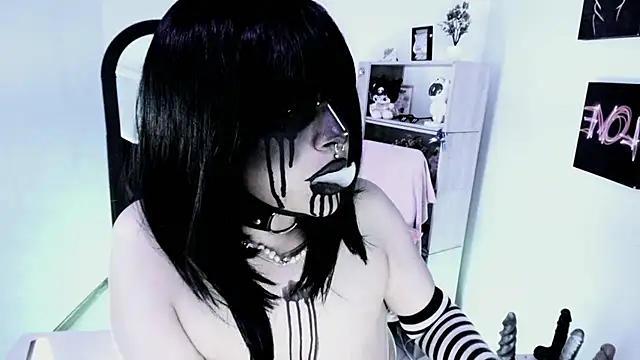 kuromi69 online show from 04-26-26, 09:29