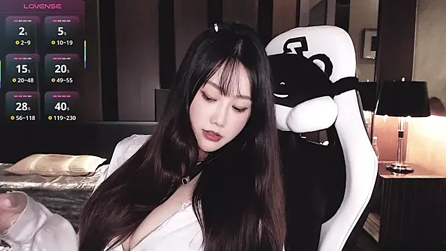 Snapshot of Cartier-__Daji- chatting on 10-29-25, 12:40 Cartier- Daji- online show from 10-29-25, 12:40