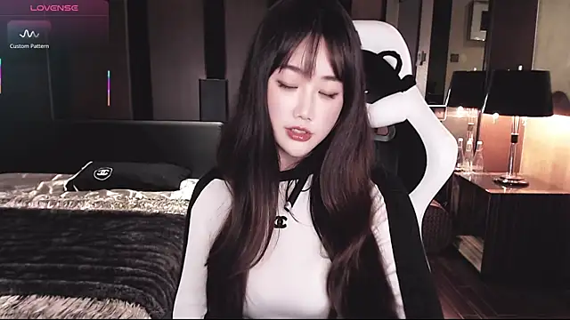 Snapshot of Cartier-__Daji- chatting on 02-12-26, 05:02 Cartier- Daji- online show from 02-12-26, 05:02