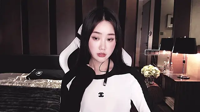 Snapshot of Cartier-__Daji- chatting on 02-15-26, 07:51 Cartier- Daji- online show from 02-15-26, 07:51