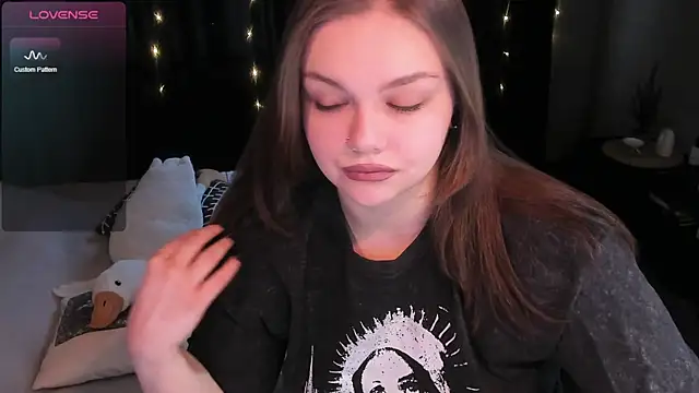 Snapshot of EvaBae chatting on 12-20-24, 10:16 EvaBae online show from 12-20-24, 10:16