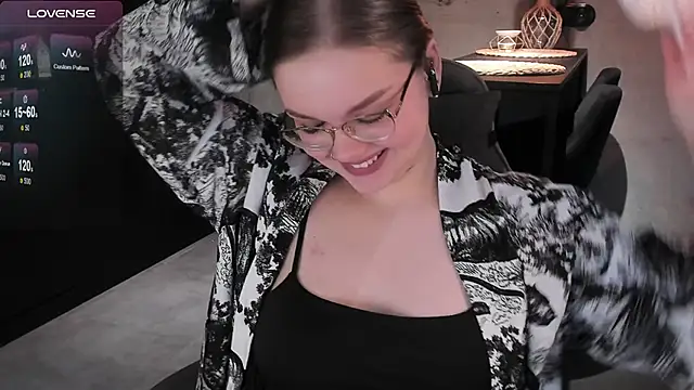 Snapshot of EvaBae chatting on 01-24-25, 12:41 EvaBae online show from 01-24-25, 12:41