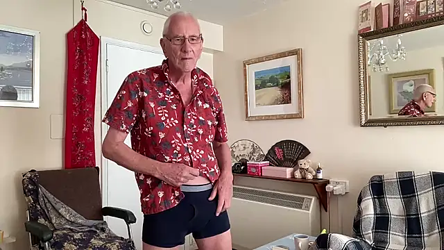 Snapshot of cutaboverest chatting on 10-02-25, 02:57 cutaboverest online show from 10-02-25, 02:57