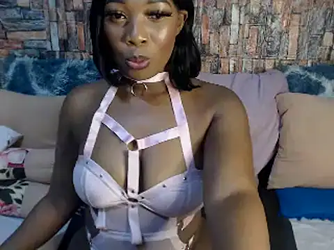 Snapshot of Foxy_African chatting on 02-27-25, 02:42 Foxy African online show from 02-27-25, 02:42