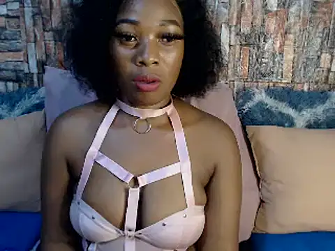 Snapshot of Foxy_African chatting on 03-07-25, 03:18 Foxy African online show from 03-07-25, 03:18