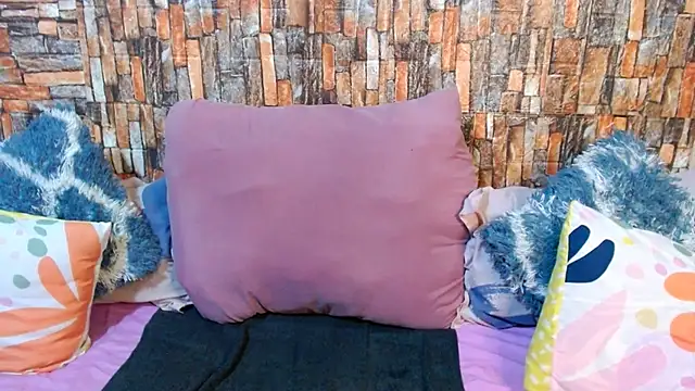 Foxy African online show from 11-27-25, 02:24