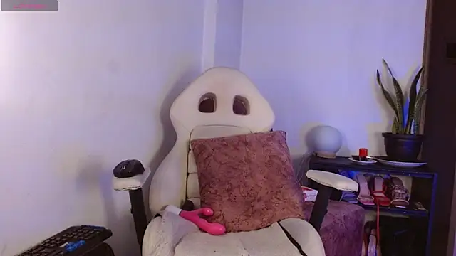 zoewils online show from 04-24-26, 04:04