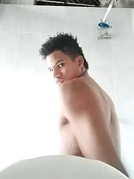 Snapshot of Gutierrez6383 chatting on 03-06-25, 01:14 Gutierrez6383 online show from 03-06-25, 01:14