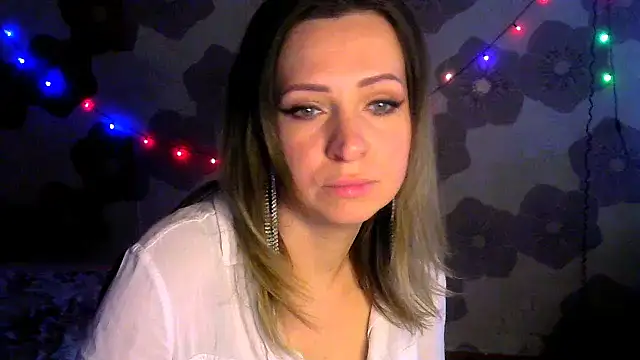 Snapshot of Queen_Daenerys chatting on 10-07-25, 09:39 Queen Daenerys online show from 10-07-25, 09:39